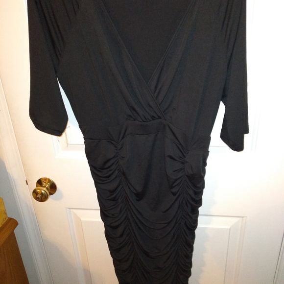 Slinky sexy little black dress - Picture 3 of 7